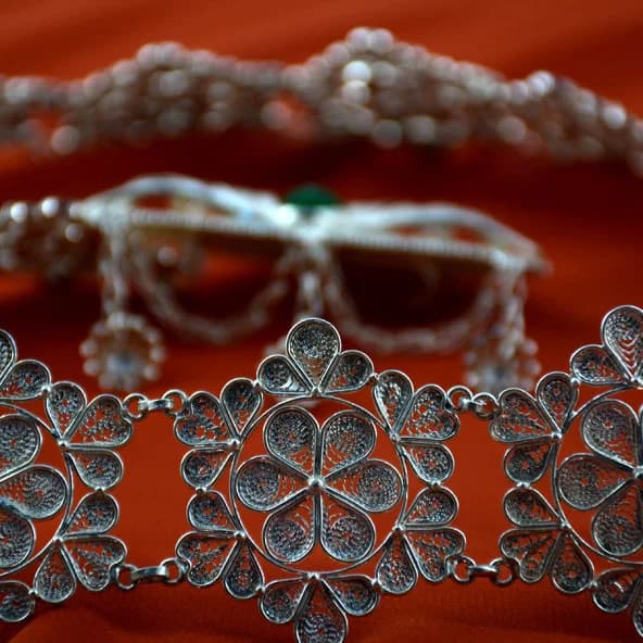 Çiçek Formlu Kemer
