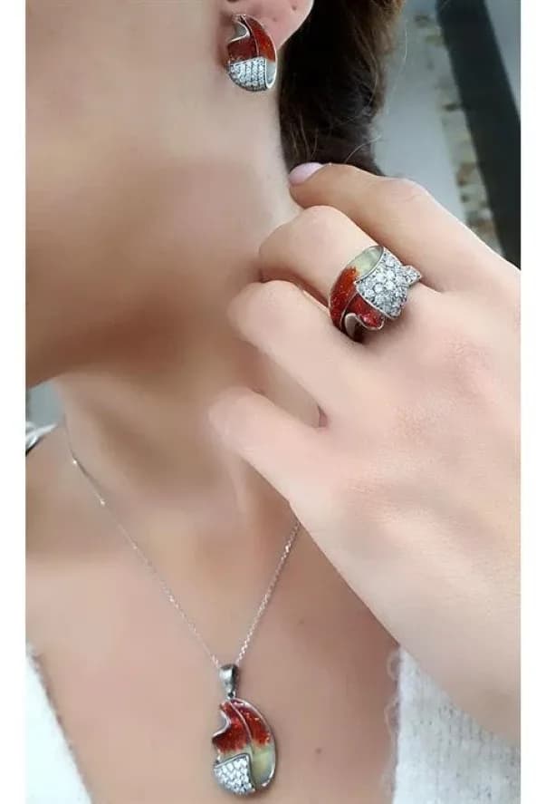 Mine İşçiliği Pırlanta Parlaklığında Zirkon  Taş Detayli 925 Ayar Gümüş Yaprak Set Takım